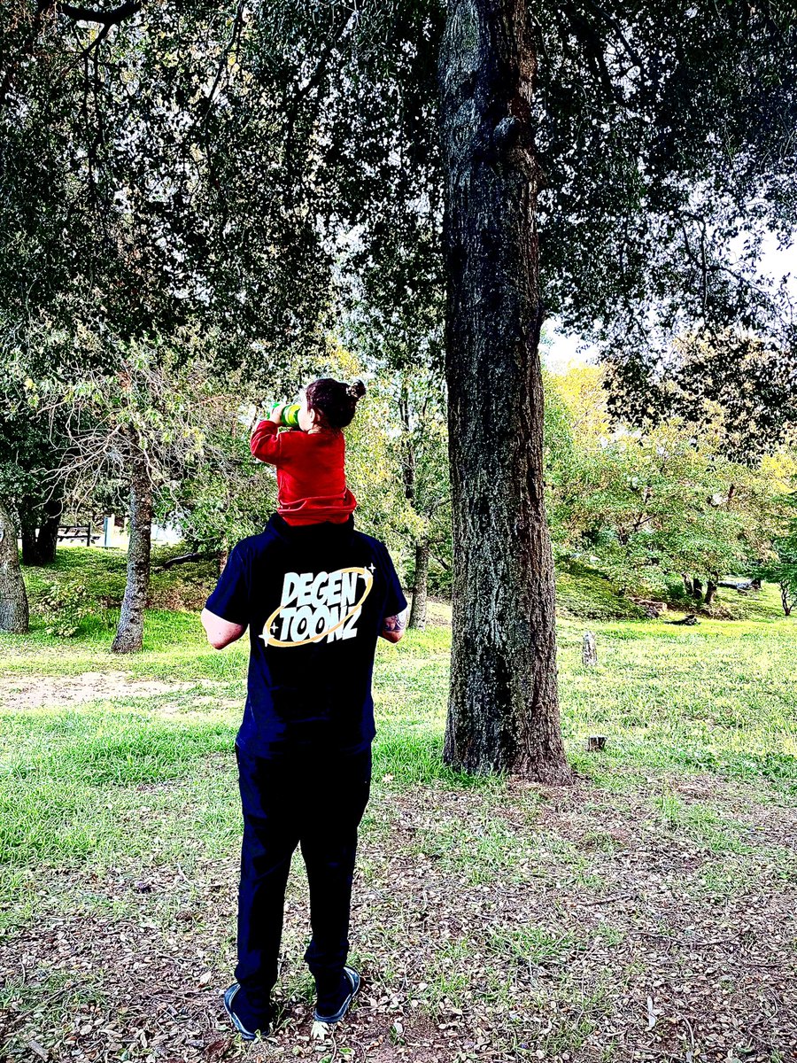 PMBdotETH's tweet photo. Papa & baby toon @DegenToonz #julianca https://t.co/Pt9TPCoItv