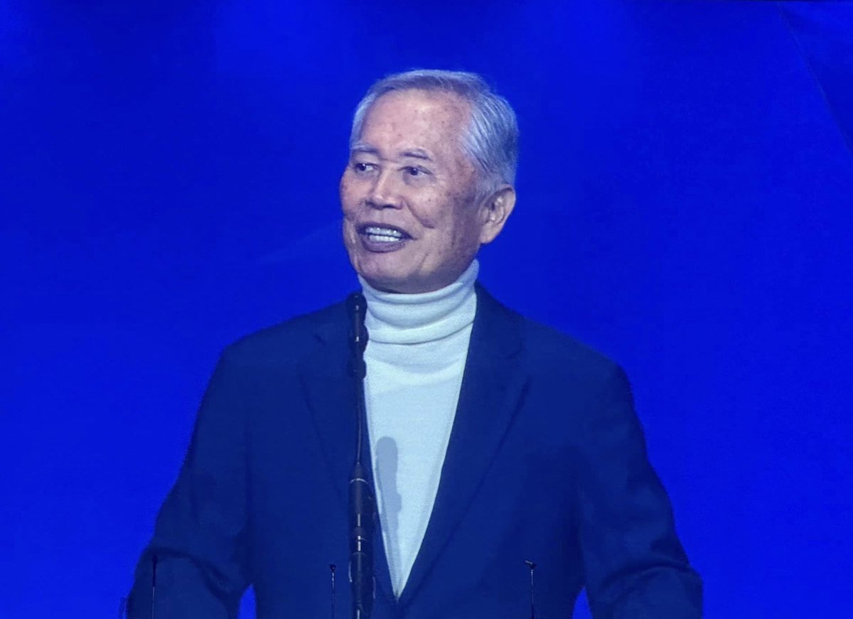 GeorgeTakei's tweet photo. Enjoyed kicking off the Human Rights Campaign national gala in Washington, D.C. tonight! @HRC fights for freedom, dignity and equality for all, without exception. https://t.co/SdLdSqCLOc