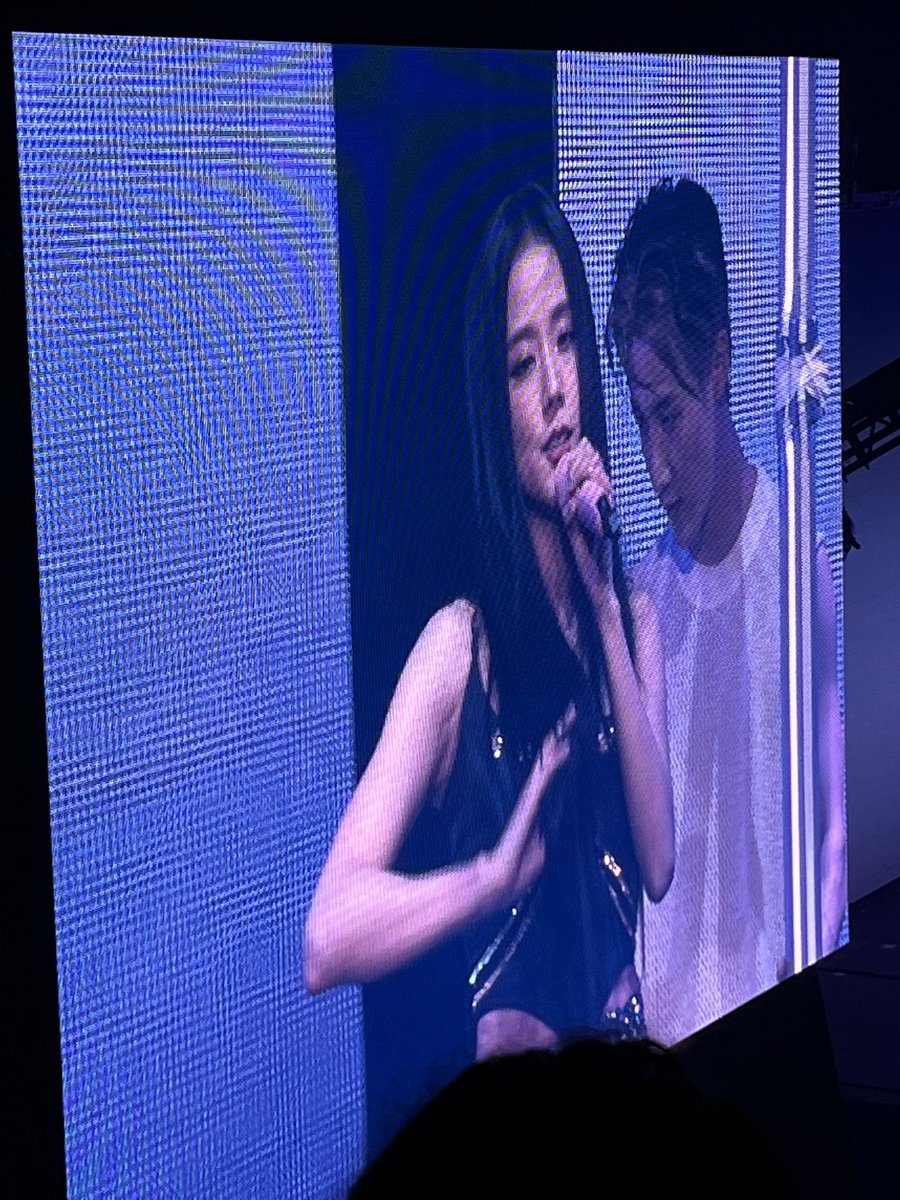 ItsAmvnda's tweet photo. YALL JISO IS SO PRETTY IN PERSON IMMA CRY

#BLACKPINKinHouston_Day1 #BLACKPINKinHouston #BLACKPINK_WORLDTOUR   #BLACKPINKWorldTour2022 https://t.co/sfJAkptrdv
