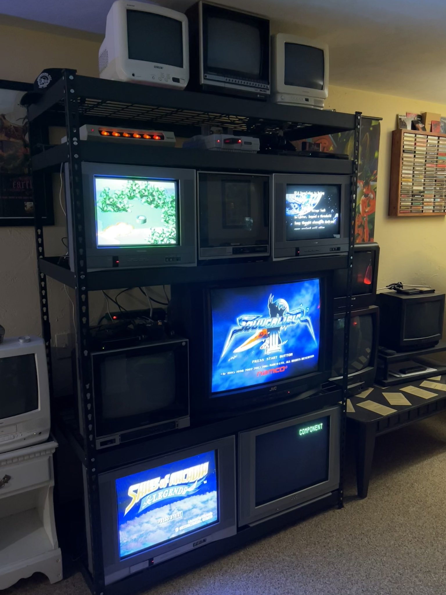 CRT MONITOR'S AND TV'S FgSRLoPWYAAObuz?format=jpg&name=large