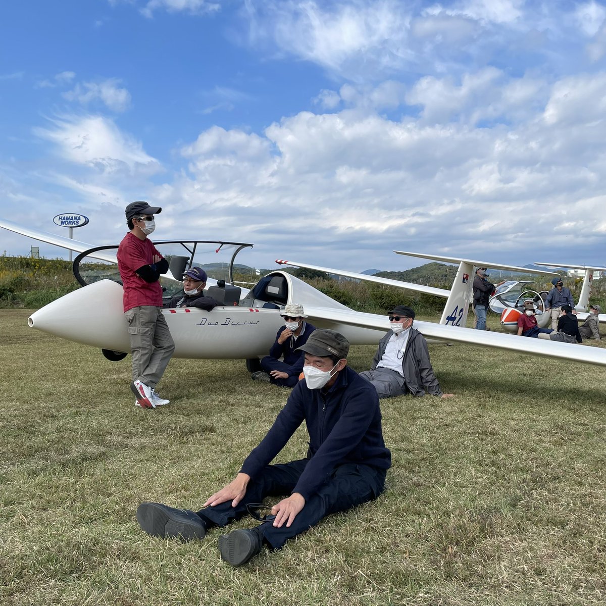 okazakiglider's tweet photo. 暫し待機でまったりモード。
#glider #滑空機 #DuoDiscus https://t.co/dsecxEu5kq