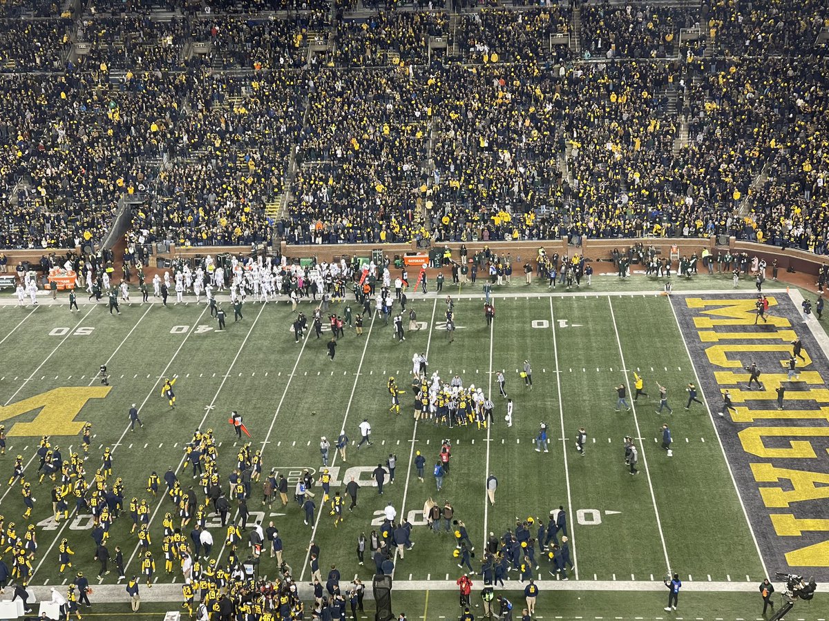 The game is over but not without a lot of words being exchanged, as Michigan runs an offense till the final play of a 29-7 win.