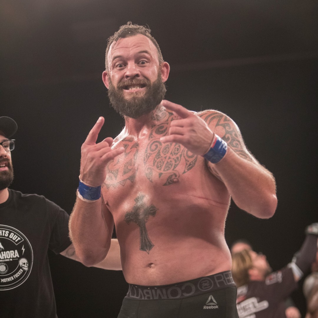 ValorBK's tweet photo. Heavyweight Champion 👊 #VBK1 https://t.co/PFB4HtTBZG