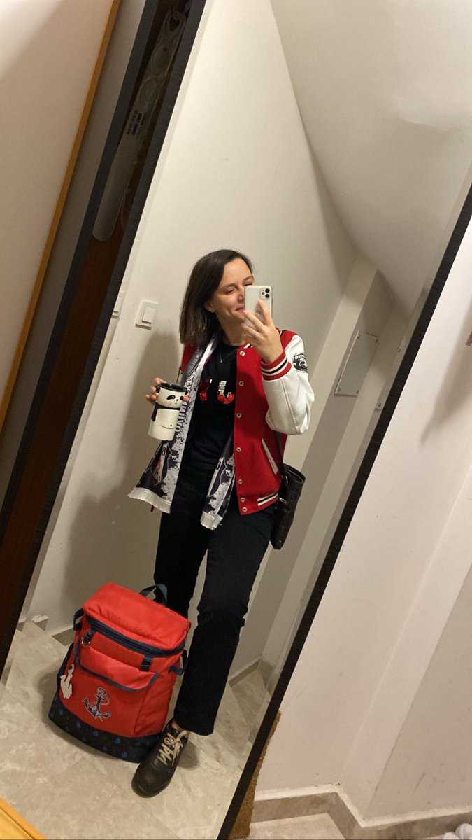 pembeunluova's tweet photo. Nereye gittiğinin bir önemi yok, 
Bazen bir sevda uğruna; 
Düşersin yollara... 
Tek Aşk PemBeşiktAŞK https://t.co/e0rTFS5dXo
