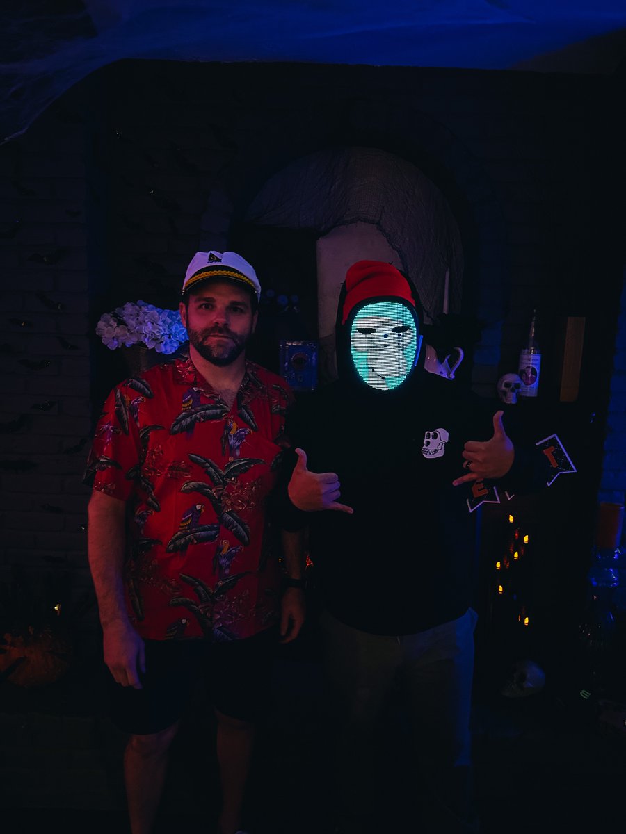 BoredOhms's tweet photo. I was bored and didn’t know what to be for Halloween. But had @boredfigs do @creamcurtis hahaha @BoredApeYC https://t.co/KZJ90OGpMf
