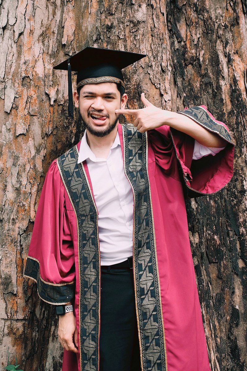AlsmieAlias's tweet photo. Graduation outdoor photoshoot
#alsmietravelfoto #graduationphotoshoot #portrait #fujifilmXT20 #fujifilm #penang https://t.co/yBpFZgvVe2