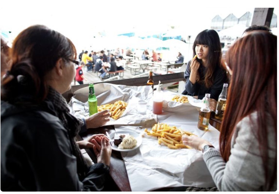 MaximusCampers's tweet photo. EAT FISH &amp; CHIPS BESIDE THE HARBOUR!
The #fishingindustry is integral to Fremantle's #culture. 
Cicerello’s was started on #FishermansWharf in 1958 
by an #Italian #fishingfamily &amp; remains an #icon. 
Grab a casual #fishandchips #lunch or go #highbrow with a #locallobster.
#perth https://t.co/F2kxuCk4mz