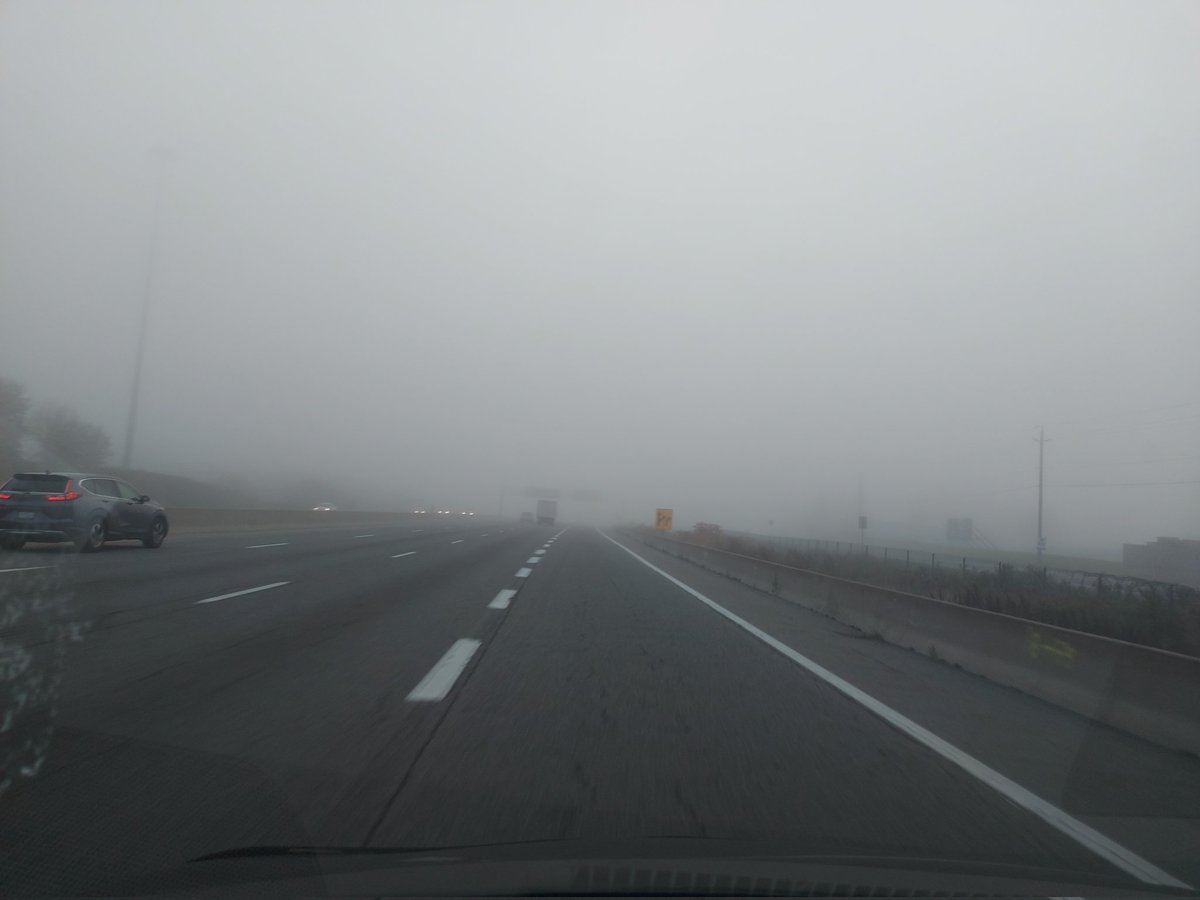 nziatcheu's tweet photo. Une excursion de weekend avec plein de brouillard sur #Hayway , #autoroute #QEW !!! #naturelovers , #NaturePhotography , #nature #discovering !!! #relaxation , #détente, #voyave !!! https://t.co/UuxxuVobdE