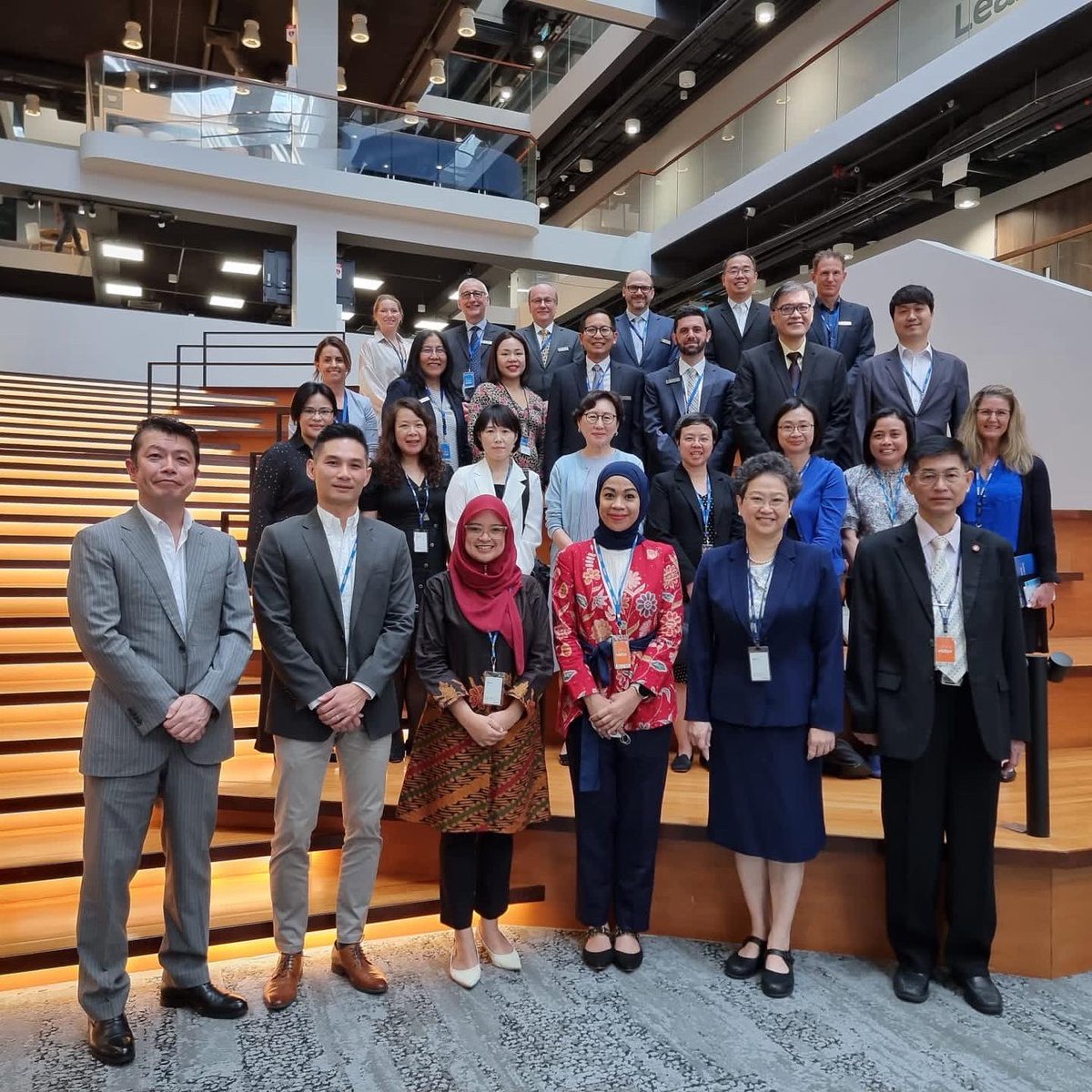 MefriYanni's tweet photo. APAC MAB meeting with these #echocardiologist in South East Asia ! Some novel technologies are ready for prime time ! An impressive yet fruitful meeting indeed. #echofirst #echocardiography #aseanecho https://t.co/FKkd9pL0nx