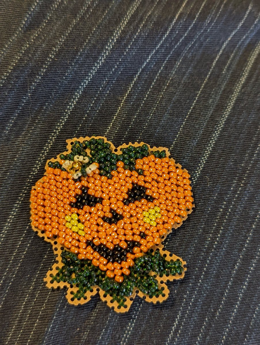 sheal_t's tweet photo. Several Finishes lately due to extra down time with either not feeling good or sick kiddos. This time it's me with bronchitis for the win. Mill Hill Autumn Harvest III Glass Bead Kit #MillHill #Beading #CrossStitch #Pumpkin #Finished #Resting #FreeTime #SickTime https://t.co/5k1VylMdVE