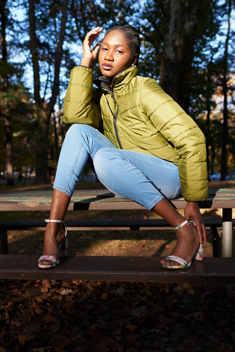 DevonWarrenFoto's tweet photo. Chasing the late afternoon Sun. 

#naturallight #photography #model #modeling #SonyAlpha #photographers #photographer https://t.co/Le1rPvE581