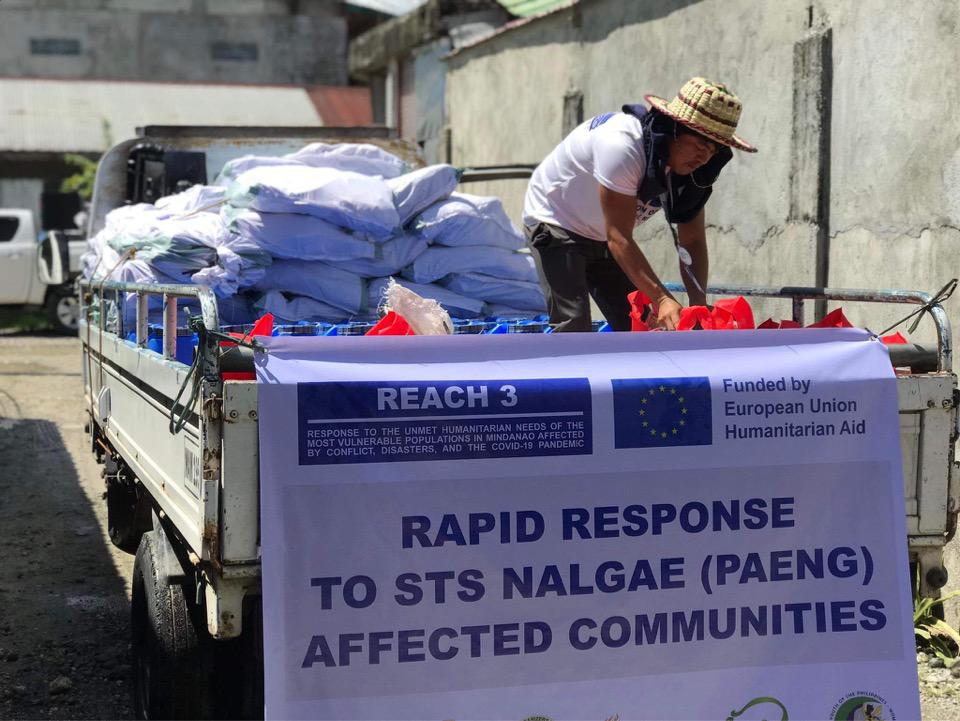 1_Arlynn's tweet photo. Help comes to the #families affected by typhoon #Nalgae #Paeng in the #Philippines

#rapidresponse #EUHumanitarian #leavenoonebehind #ReliefOperations 
📷 Unyphil https://t.co/Y7vLpyydNo
