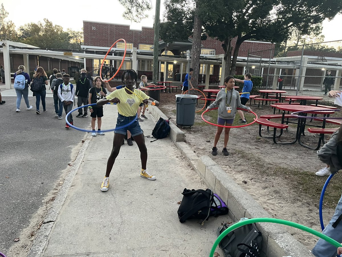 Fitness challenge for OMS FANS was a huge success!! Students completed exercises for prizes! #imaFANoms <a href="/dixonk2019/">kristi Dixon</a>