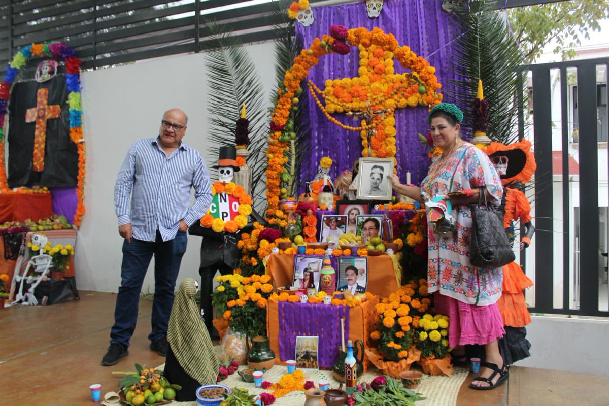JavierVillacana's tweet photo. Llenos de júbilo y satisfechos por contribuir a la preservación de nuestras tradiciones concluimos el Concurso de Tapetes y Altares por el #DiaDeMuertos A los ganadores muchas felicidades, y a todos los participantes mi reconocimiento y gratitud por su esfuerzo y participación. https://t.co/7GbrsiOvVC