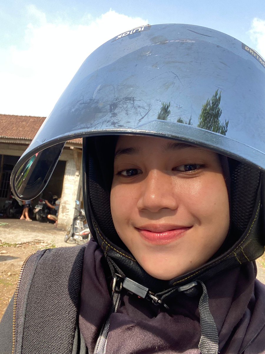 15Avj's tweet photo. Meski ngk cakep namun jg ngk pinter 😬 https://t.co/5jB5Q61Qao