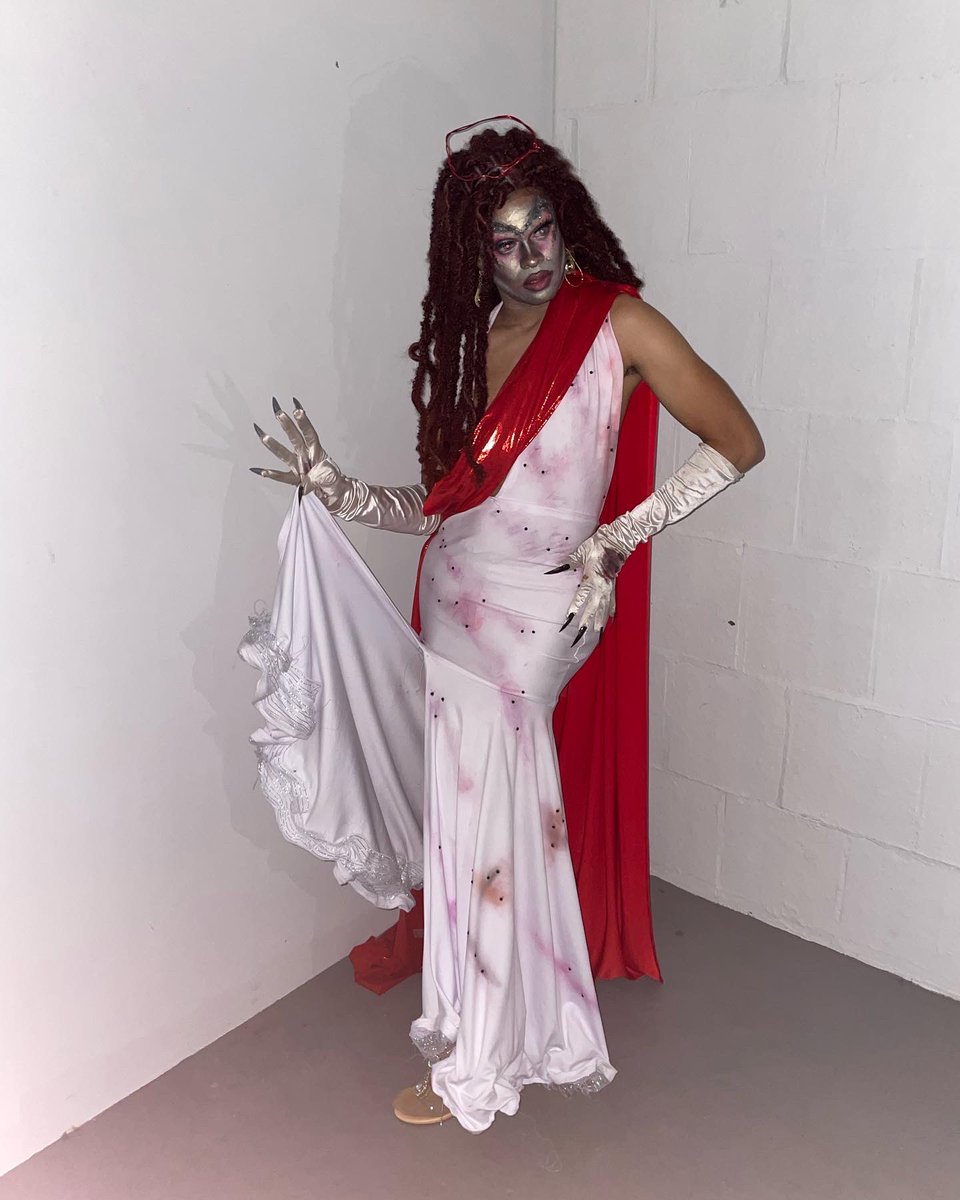 SusVice's tweet photo. Jesus Vice of Jewish Park Heights
29/31 Days of Dragoween
#31DaysofDrag https://t.co/50bSKADJa3