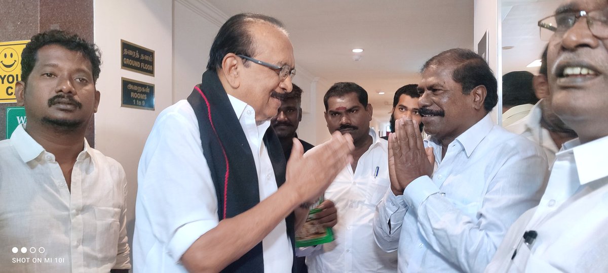 PmkGkm's tweet photo. வைகோ ம.தி.மு.க பொதுச்செயலாளர் அவர்களை தேவர் ஜெயந்தி விழாவிற்கு பசும்பொன் செல்லும் வழியில் மதுரையில் 30.10.2022 இன்று சந்தித்து பேசியபோது... https://t.co/ICq4O07Xmu