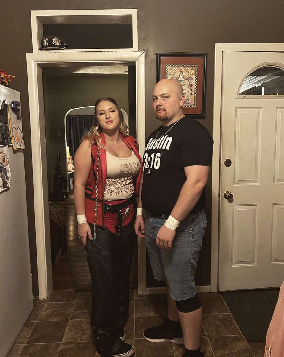 young_angierose's tweet photo. WWE Halloween party, had to dress as your favorite wrestler and of course I had to dress as the GOAT @ShawnMichaels  💔💔 https://t.co/kuftEPCPEY