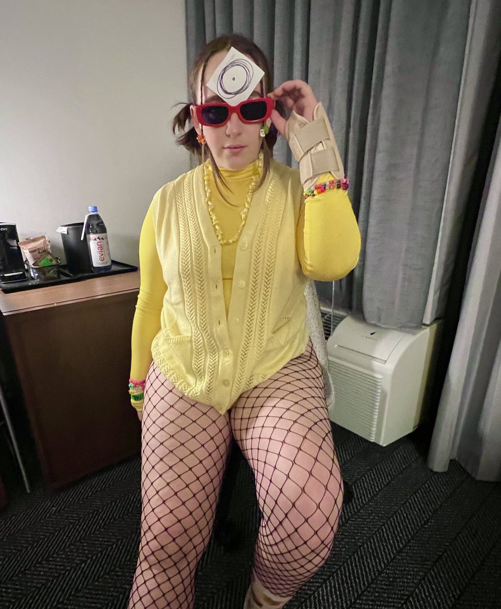 lydia_meredith's tweet photo. in another universe, deirdre is a raver 😎 #EEAlloween https://t.co/yYDmqdMlHk