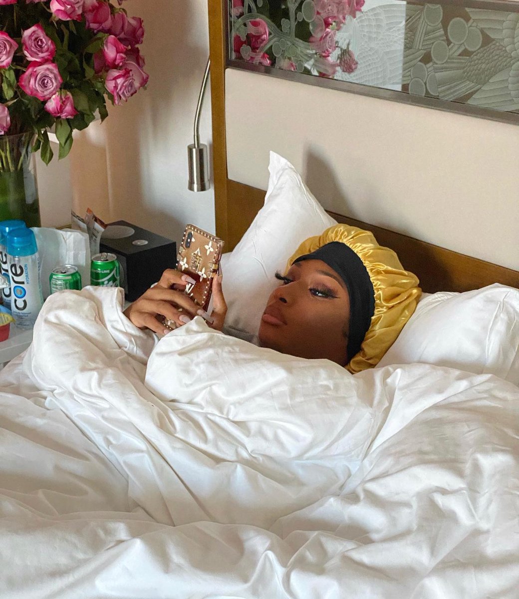 velarthedon's tweet image. in bed lookin at y’all costumes.