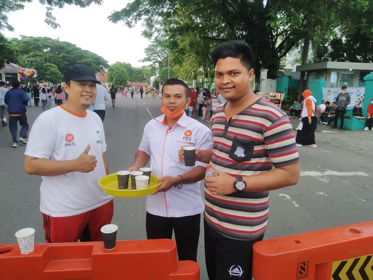 gugun3b's tweet photo. Mari kopi,nya biar lebih semangat #PKSMenyapa https://t.co/H7gwGawUn1