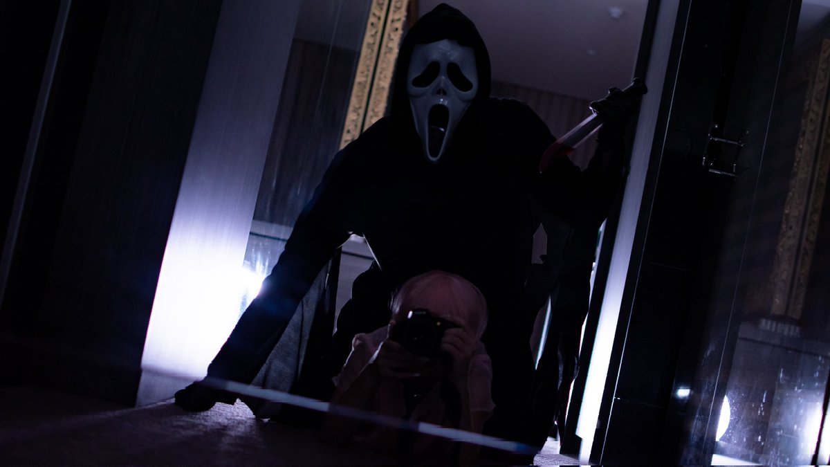acariusx's tweet photo. Silly little reporter, don't you know what happened to the last one? 🔪

bf as #Ghostface in our own little #ScreamMovie sksksk https://t.co/aU6WMQvnoS