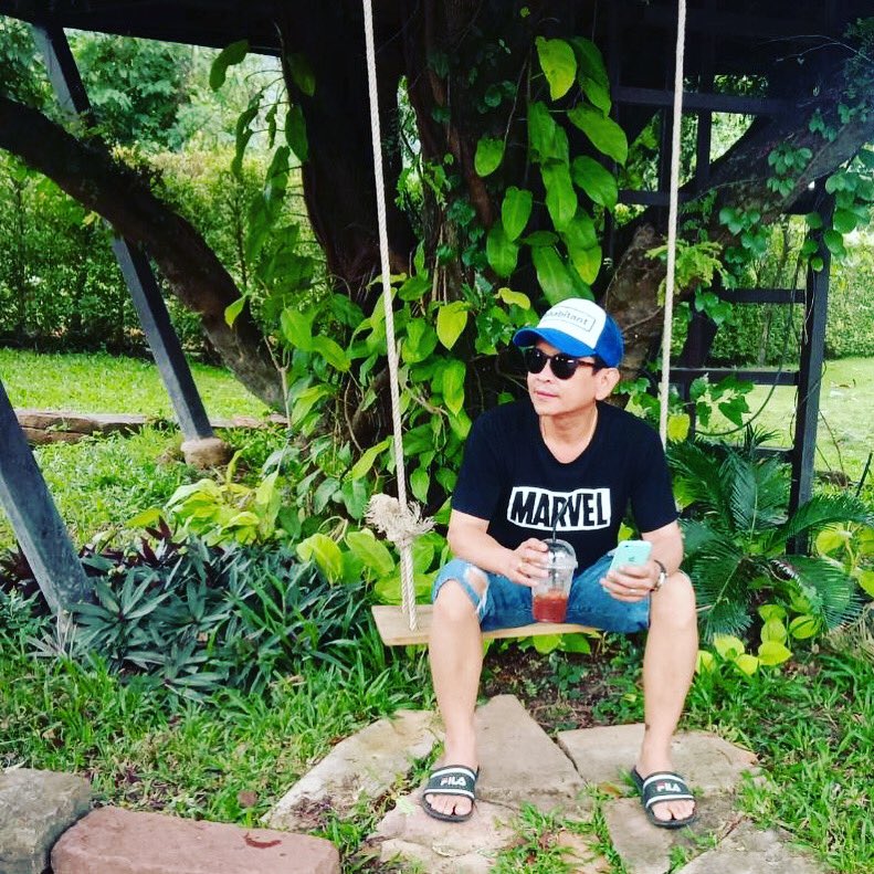 ChillRomantic's tweet photo. เหมือนอยากมีคนโยก 😝🍀🌿🍃🎼🍷 https://t.co/SvoxVjiExc
