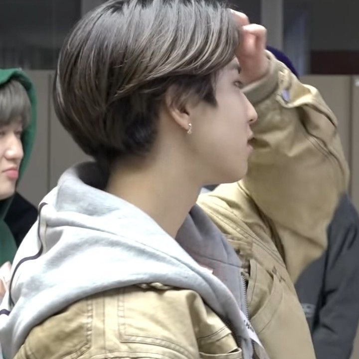 imilvwthserus's tweet photo. #minsung au!
в средней школе Минхо смеялся над Джисоном и его чувствами к нему. Сейчас Джисон вырос, стал очаровательнее и заметнее, и Минхо начал в него влюбляться, однако Джисон не забыл обиды прошлого https://t.co/xDIw5ZTSLq
