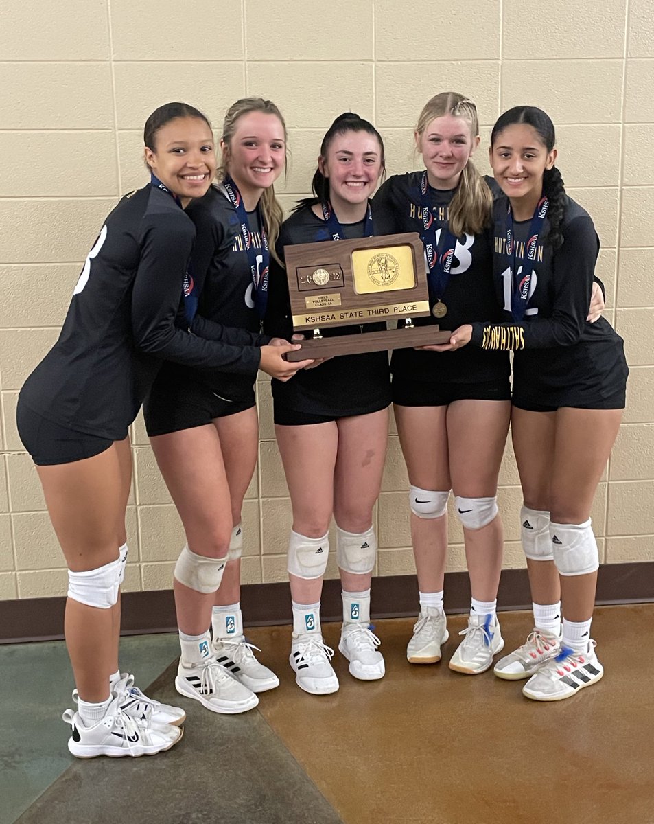 AThompsonPHMS's tweet photo. Amazing end to Myaโs high school volleyball career. Salthawks take 3rd in a stacked 5A tourney and she finishes alongside her best friends and sister. #salthawk๐ #publicschoolproud https://t.co/zFlstAcSvx