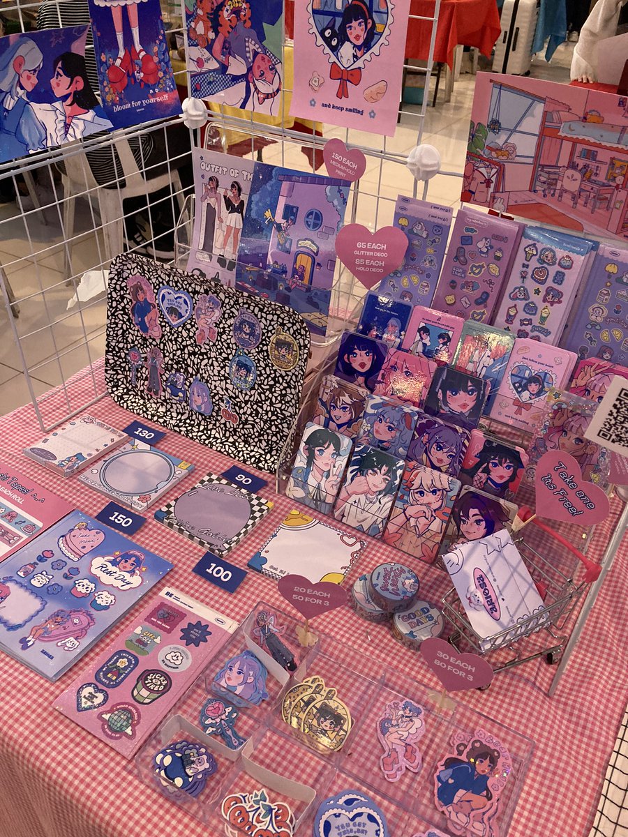 _ariesaa's tweet photo. here at table 127 for komiket day 2!! 💗🤪 https://t.co/jZ3Sua1FnL