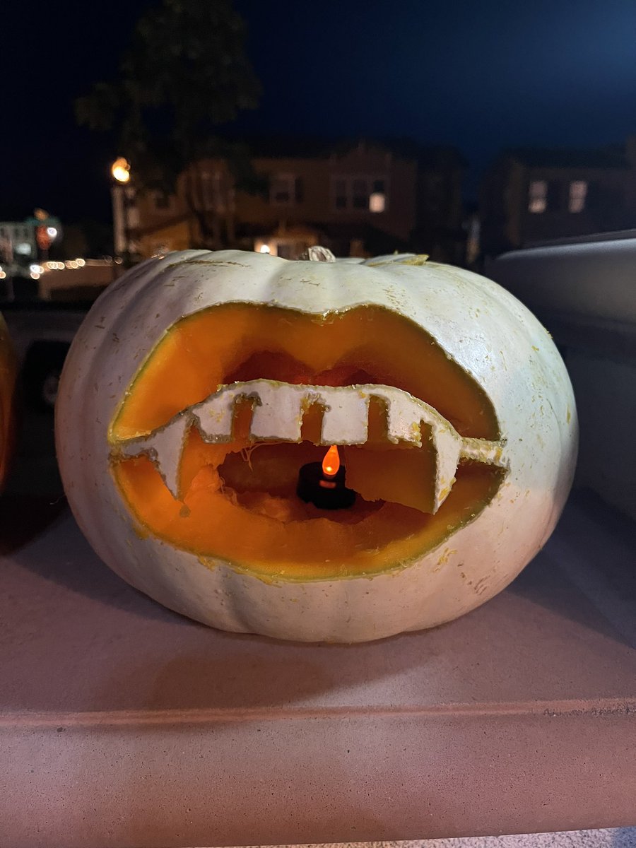 satellitecall15's tweet photo. Iβd say my first time pumpkin carving was a success! π love the First Kill stencils! βοΈπ©Έ #SaveFirstKill #FirstKillFrights @melaniemunie23 @back2Savannah https://t.co/Y5su08N5Vc