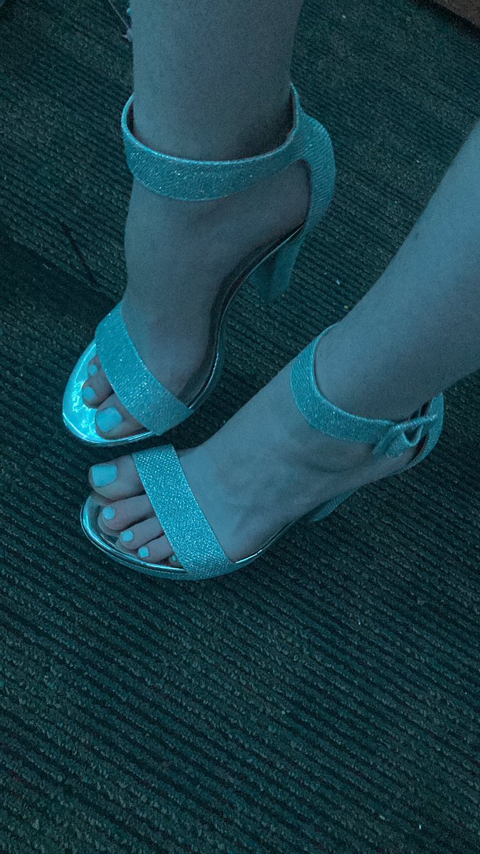 Macieurlover's tweet photo. #feetِ #feetpicsforsales #feetpic #feetfinder #feetfethish #feet https://t.co/C2CdRcDr4I