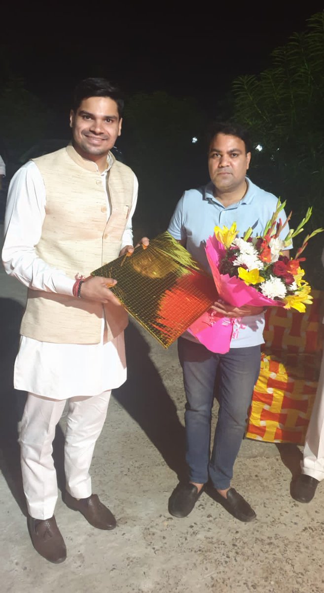 AapKaSuryansh's tweet photo. मटियाला विधानसभा के लोकप्रिय विधायक श्री गुलाब सिंह यादव जी को जन्मदिन की हार्दिक शुभकामनाएं।🥳🙏😇 https://t.co/BtfoLuXij4
