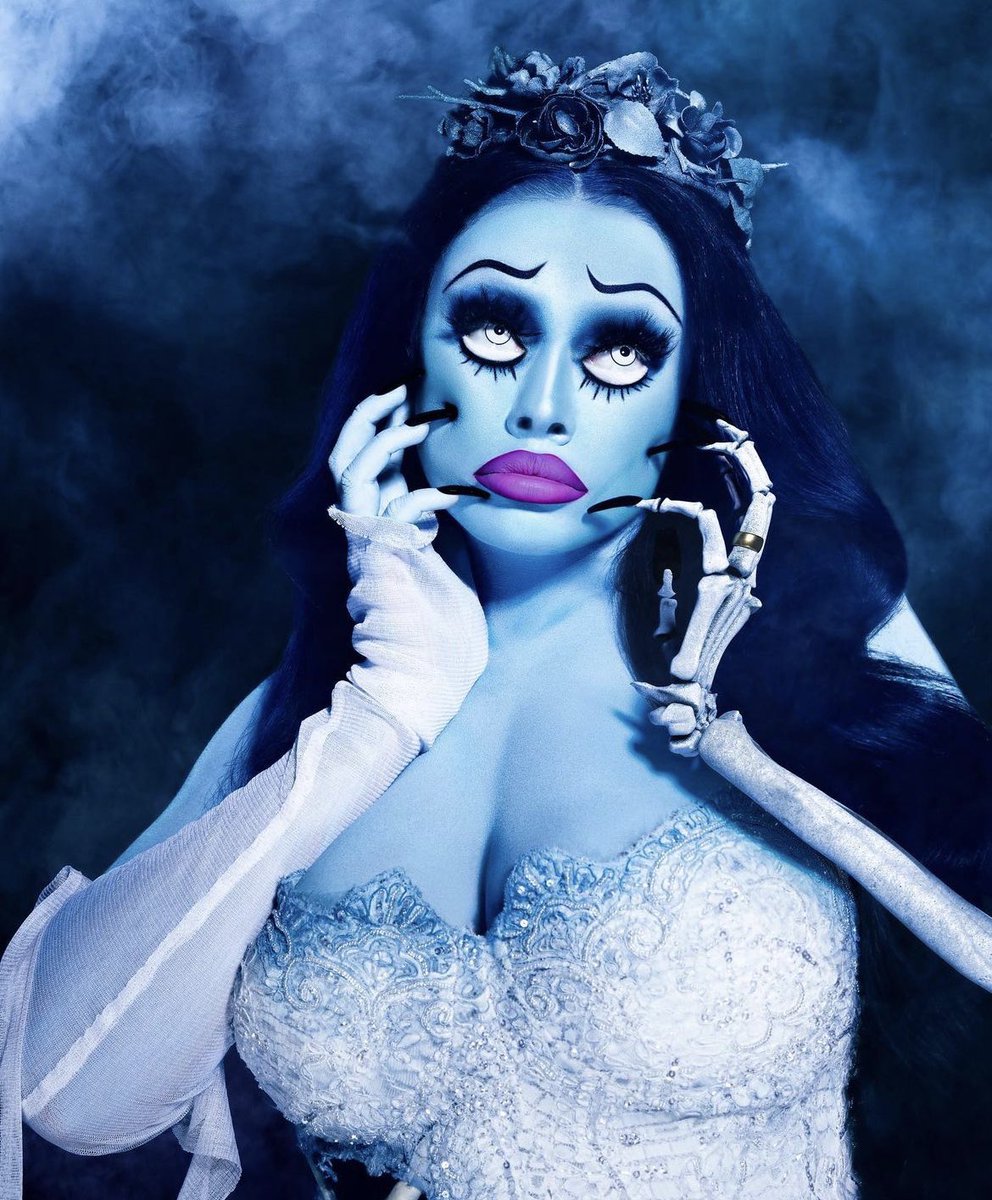 My favorite celebrity halloween costumes from 2022. A thread: 🎃