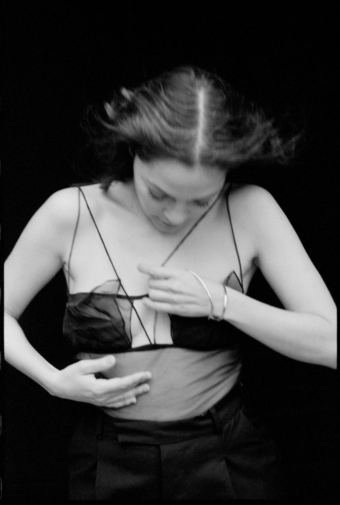 DGriguelo's tweet photo. Natalia Lafourcade wearing Nensi Dojaka FW 2021 for the cover of her album “De todas las flores”, 2022 https://t.co/M7a403YuhC
