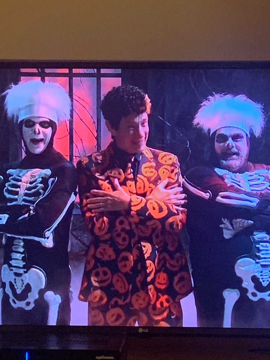 BethEllynSummer's tweet image. Oh my God David S. Pumpkins has returned 😭 no questions  #snl