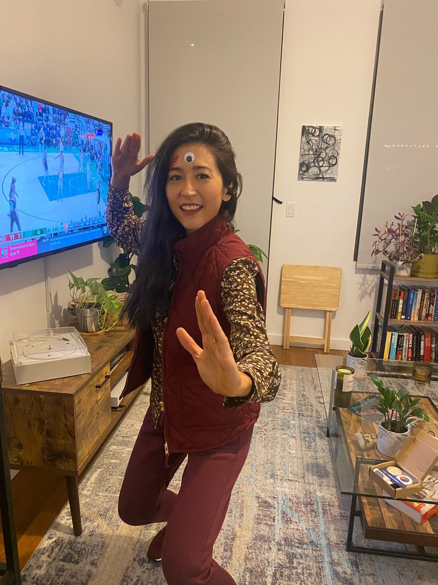 minakimes's tweet image. the official Asian woman costume of 2022 🫡