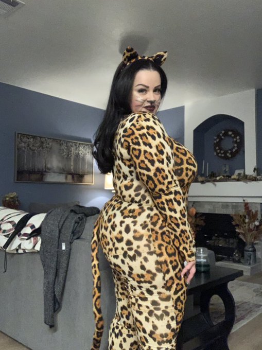 Meow https://t.co/cAF9EpLp8d<a href="/tag/mvsales"class="tags"><span>#mvsales</span></a>