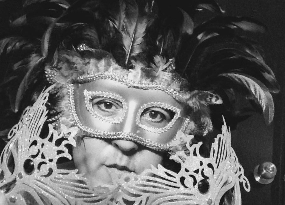 IvanCondevamp's tweet photo. Masquerade https://t.co/lHRo5PIk8O