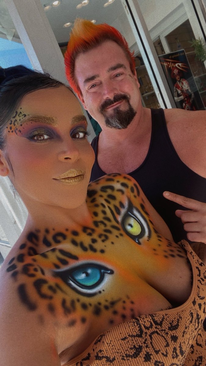 dutchbihary's tweet photo. Amazing #bodypainters here in #keywest for #fantasyfest2022 @dutchbihary and other artists that aren’t on Twitter!! Here are some images from Wednesday. Miss Moss MUA https://t.co/1wOuLeBb5e