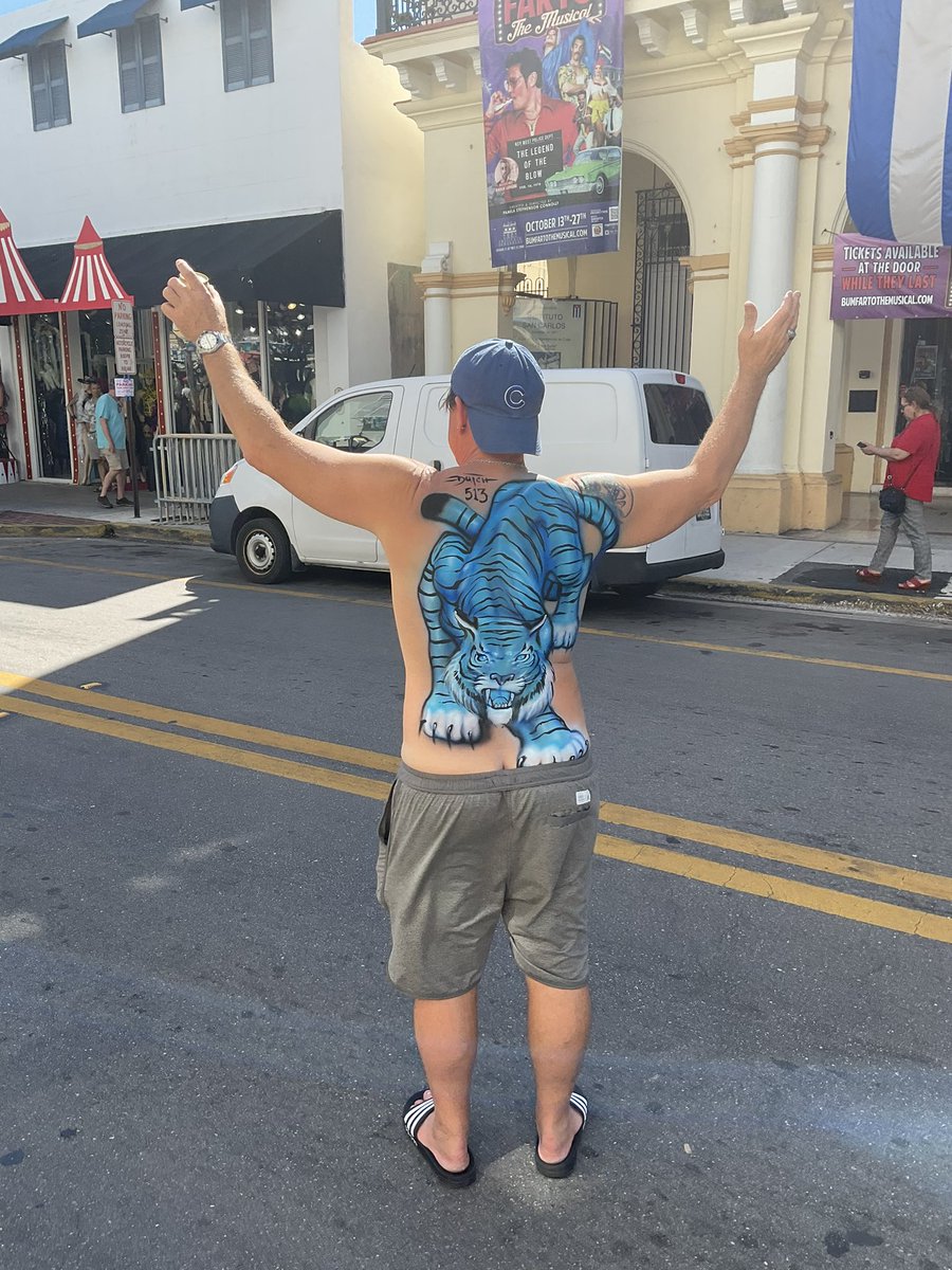dutchbihary's tweet photo. Amazing #bodypainters here in #keywest for #fantasyfest2022 @dutchbihary and other artists that aren’t on Twitter!! Here are some images from Wednesday. Miss Moss MUA https://t.co/1wOuLeBb5e