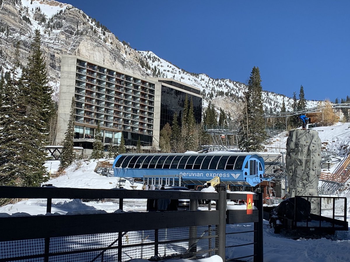 KandyNapan's tweet photo. Great minds, great talks @Snowbird #neuroscience #uofu #utah and the the Peruvian express 😃 https://t.co/nnHfsVp0Ck