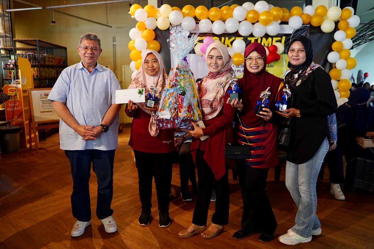 saifuddinabd's tweet photo. Merasmikan Pertandingan Bowling Mesra Muafakat anjuran @PASPusat IM melibatkan 88 peserta yang juga dimeriahkan oleh 200 warga setempat.

Syabas &amp; tahniah kepada semua yang mengambil bahagian serta Muslimat PAS IM atas sambutan menggalakkan dalam aktiviti santai seperti ini. https://t.co/WeM0jWeONo