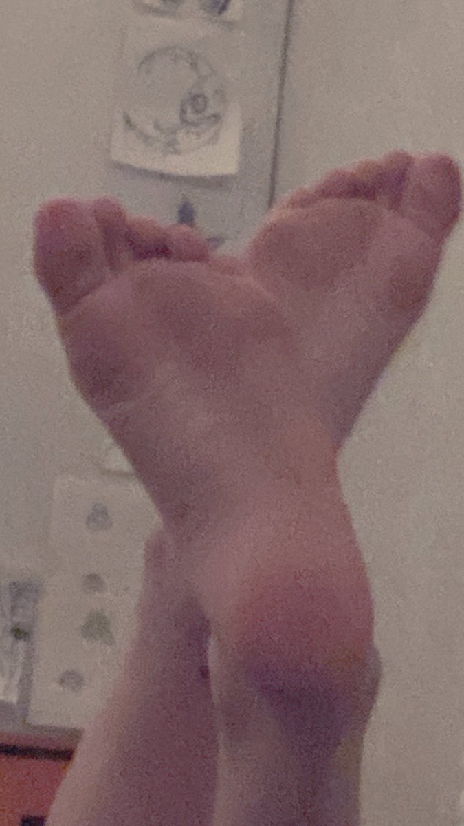 Macieurlover's tweet photo. #feet #feetfinder #feetworship #feetfethish #feetpicsforsales #feetfetiche #feetpicseller #Feetwoman #feetِ https://t.co/iMsSbD5zHs