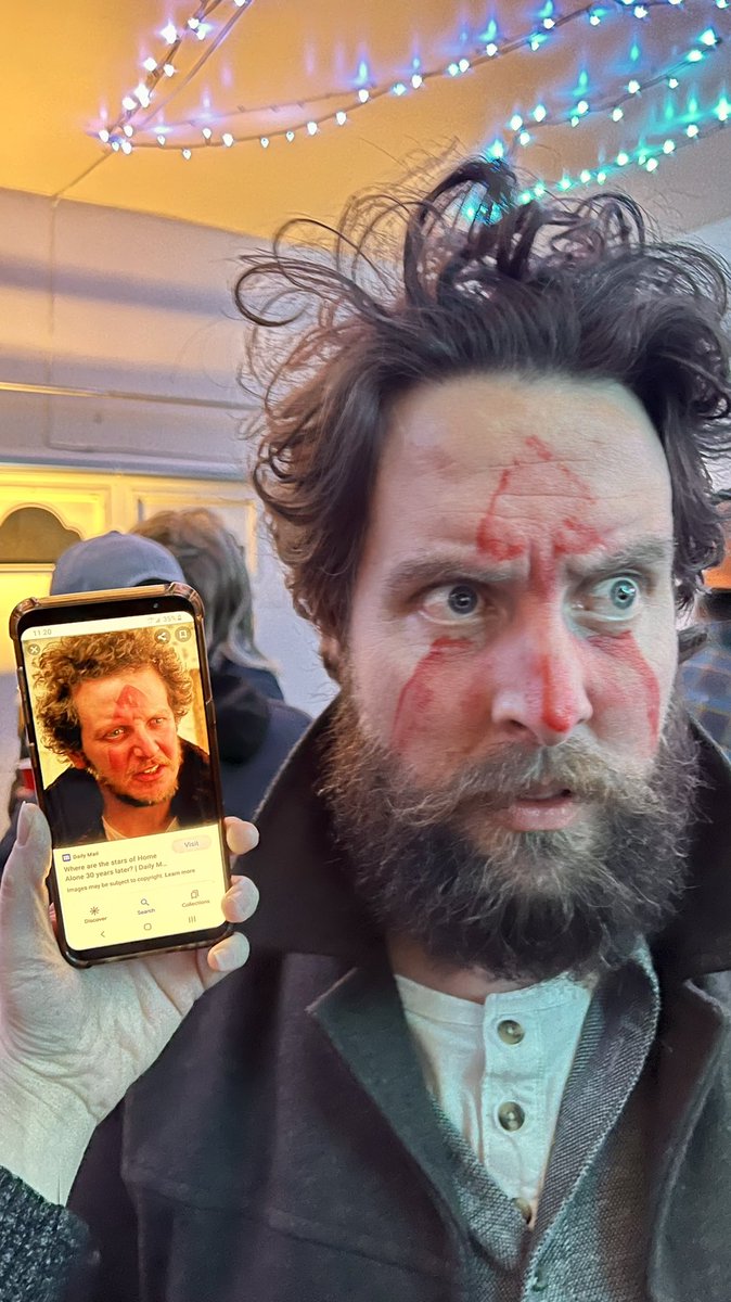 NFriedenberg's tweet photo. #homealone #Halloween @marv https://t.co/Y82IFIfykn