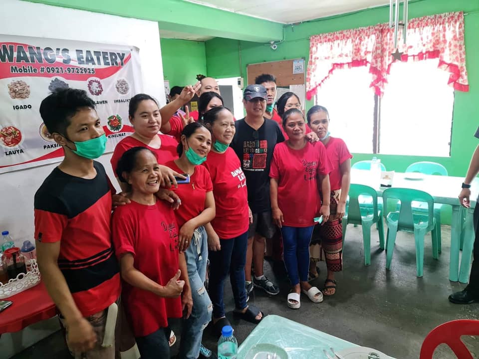 PIACaraga's tweet photo. PBBM IN ILOCOS NORTE

In a post shared by Dawang's Eatery sa Laoag, President Ferdinand R. Marcos Jr. spends Sunday lunch in one of the popular food joints in Laoag City.

Photo: Dawang’s Eatery sa Laoag

#ExplainExplainExplain
#LagingHandaPH

https://t.co/erV1Br822H https://t.co/FLbrMmXzKB