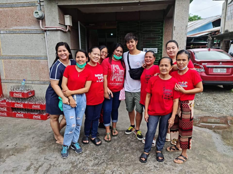 PIACaraga's tweet photo. PBBM IN ILOCOS NORTE

In a post shared by Dawang's Eatery sa Laoag, President Ferdinand R. Marcos Jr. spends Sunday lunch in one of the popular food joints in Laoag City.

Photo: Dawang’s Eatery sa Laoag

#ExplainExplainExplain
#LagingHandaPH

https://t.co/erV1Br822H https://t.co/FLbrMmXzKB