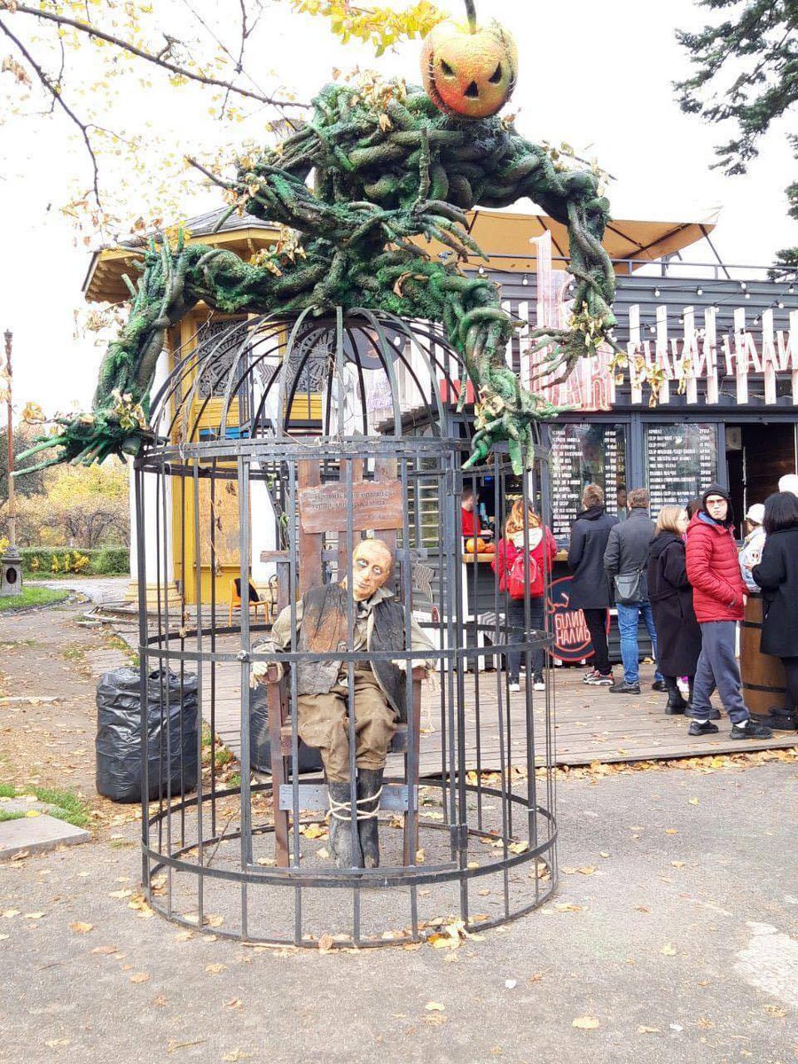 #Kyiv is preparing for #Halloween