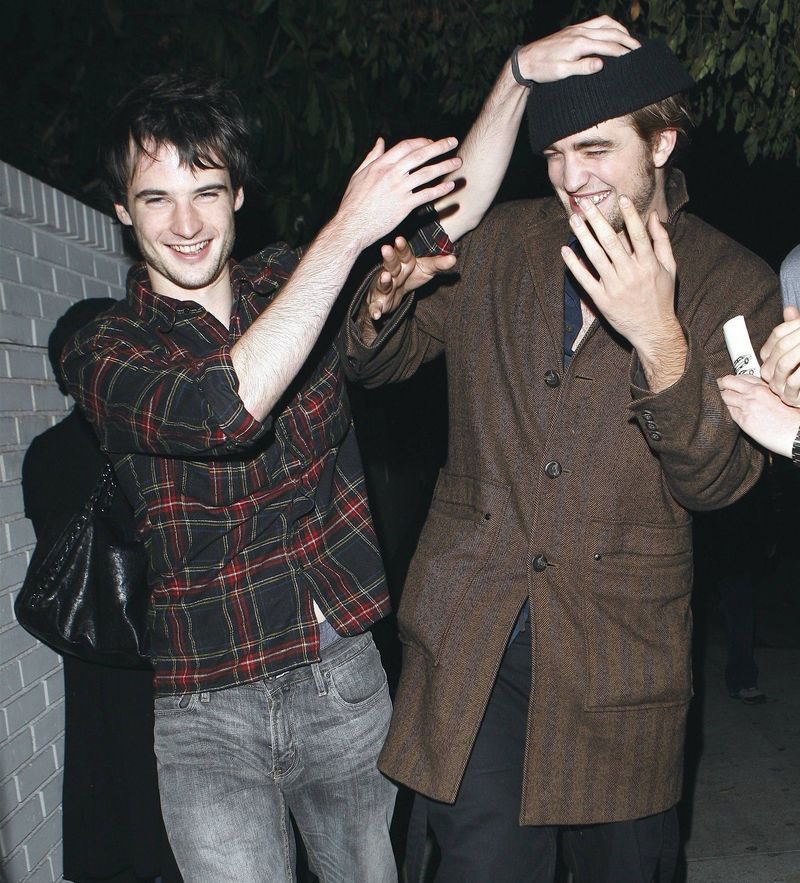 mrsnadinson's tweet photo. People new to the fandom calling #RobertPattinson and #TomSturridge #TomRob, when we all know they always have been and always will be #Tombert 🫶🏻 https://t.co/J8MkNyeRNb