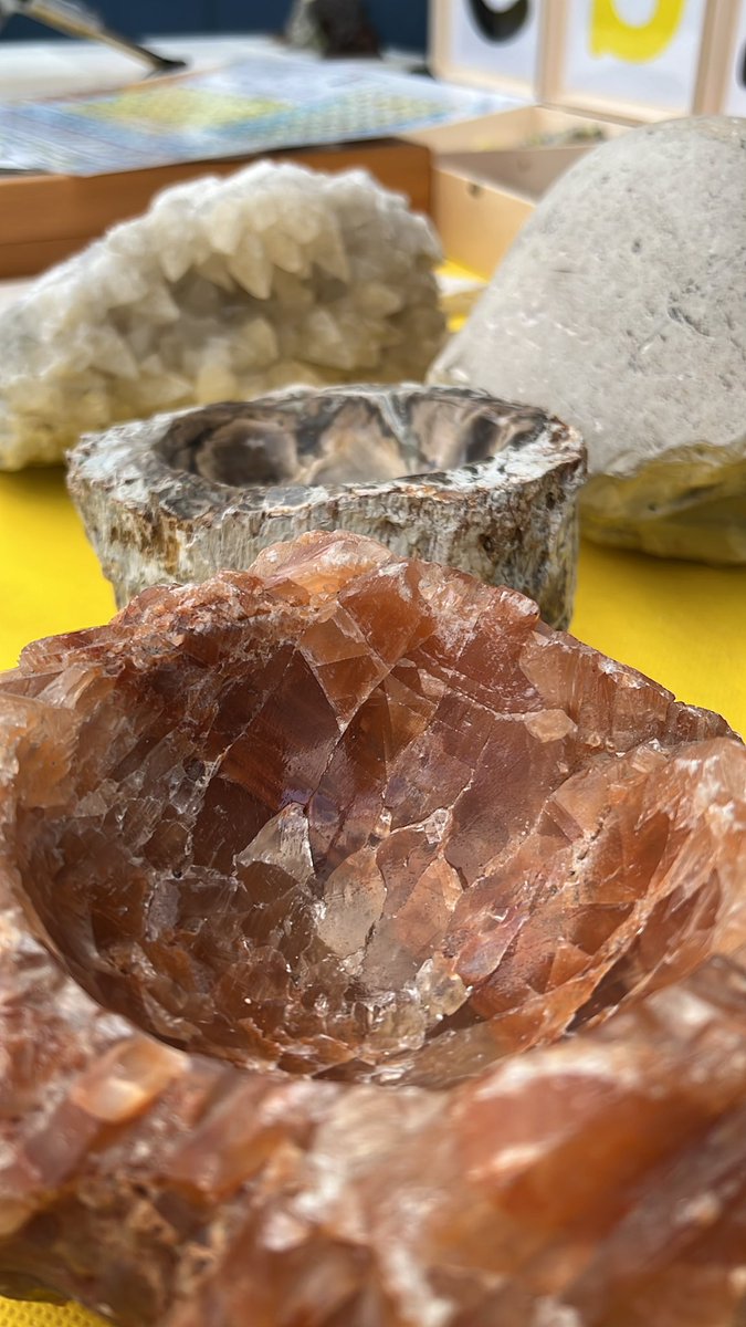 RM_Schools's tweet photo. At the lab ‘Reading rocks and minerals -the language of geology’
Curated by @cnr_igag and @Cnr_Isof with the collaboration of @cnr_scitec @StiimaCNR #museodelFiumeNazzano and the #LanguaggiodellaRicerca network
As part of our project @RM_Schools
 #rmatschools @EITRawMaterials https://t.co/tpODRGQIVQ
